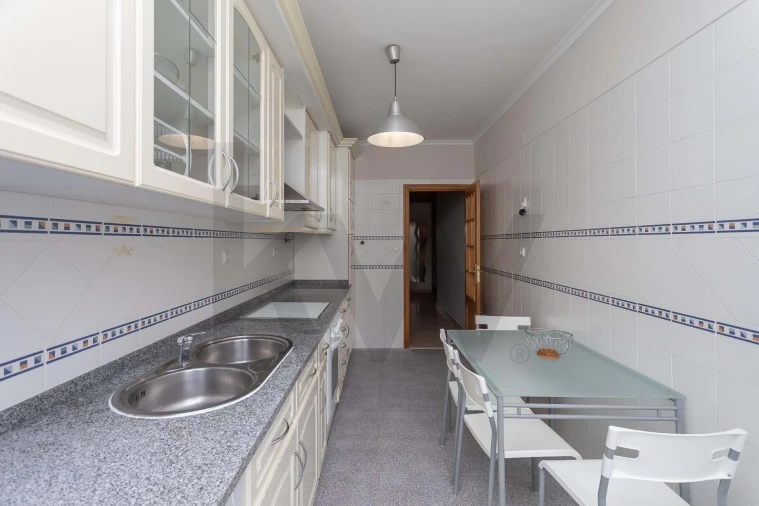 Apartamento T2 para Venda em Caparica e Trafaria Foto 10