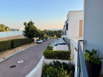 Moradia T3 para Arrendamento em Albufeira e Olhos de Água