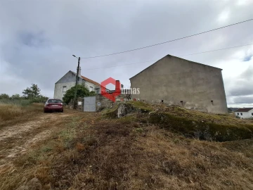 Moradia T3 para Arrendamento em Vila do Touro