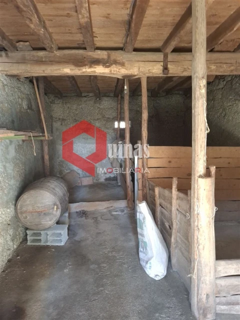 Moradia T3 para Arrendamento em Vila do Touro