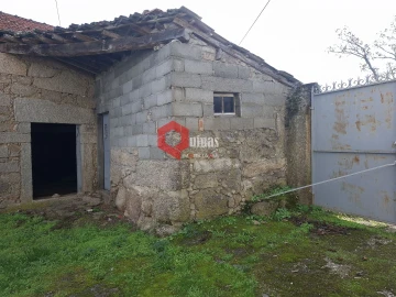 Moradia T3 para Arrendamento em Vila do Touro