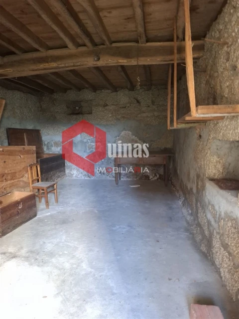 Moradia T3 para Arrendamento em Vila do Touro