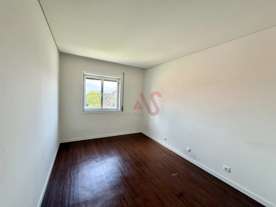 Apartamento T3 para Arrendamento em Figueiro Foto 13