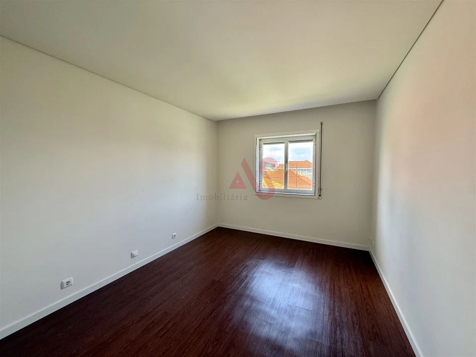 Apartamento T3 para Arrendamento em Figueiro Foto 10