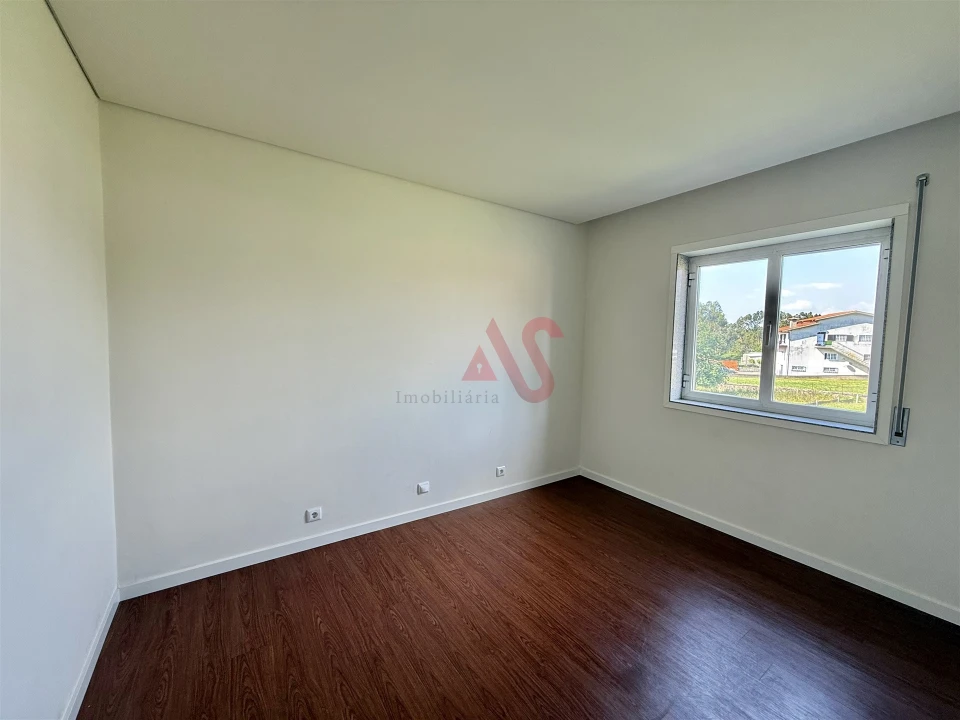 Apartamento T3 para Arrendamento em Figueiro Foto 7