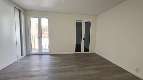 Apartamento T3 para Venda em Funchal (Se)