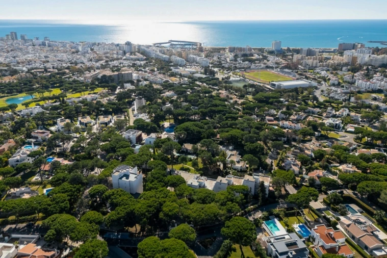 Apartamento T1 para Venda em Quarteira Foto 2