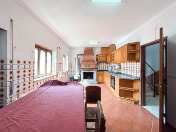 Moradia T4 para Venda em São Miguel de Acha