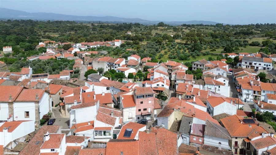 Moradia T4 para Venda em São Miguel de Acha Foto 5