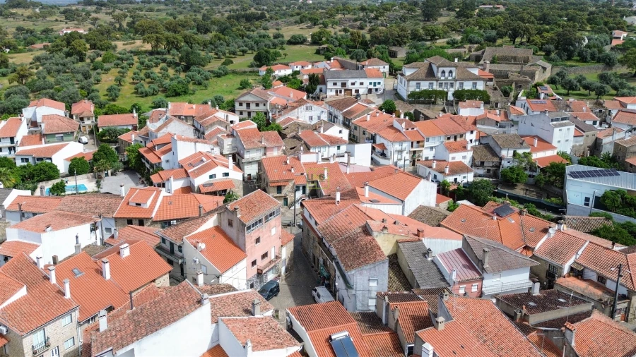 Moradia T4 para Venda em São Miguel de Acha Foto 6