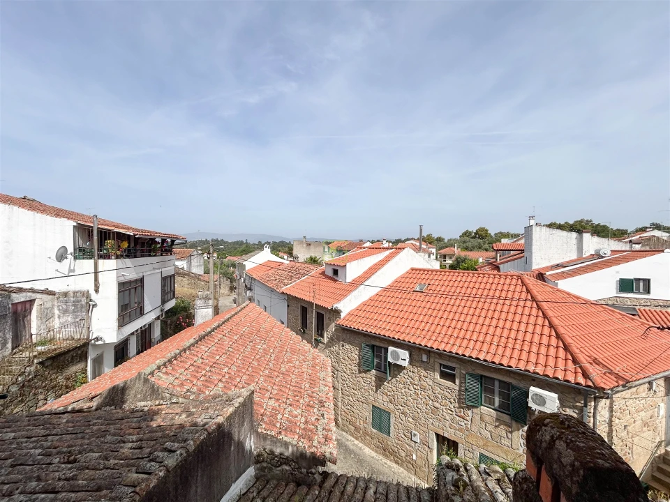 Moradia T4 para Venda em São Miguel de Acha Foto 40