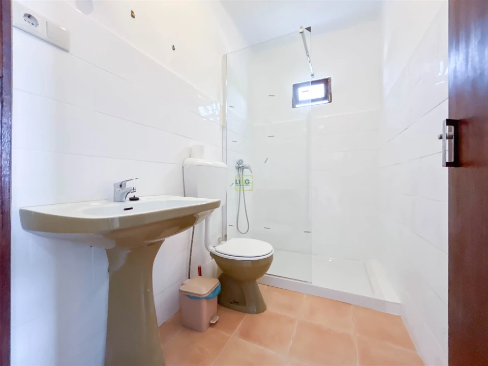 Moradia T4 para Venda em São Miguel de Acha Foto 29