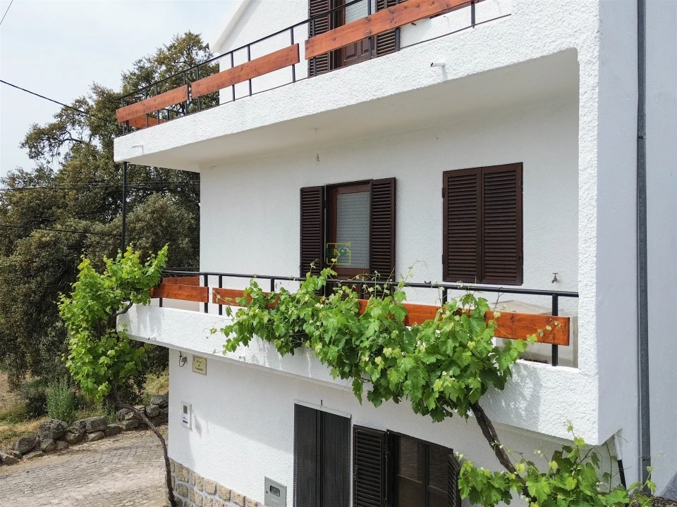 Moradia T4 para Venda em São Miguel de Acha Foto 10