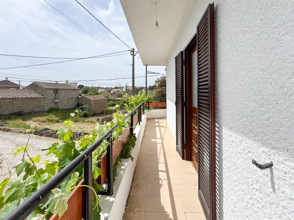 Moradia T4 para Venda em São Miguel de Acha Foto 40