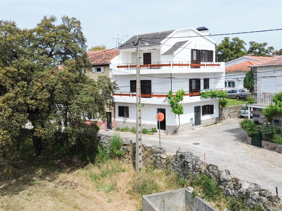 Moradia T4 para Venda em São Miguel de Acha Foto 5