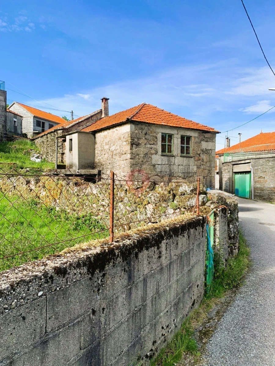 Moradia T2 para Venda em Castro Laboreiro e Lamas de Mouro Foto 2
