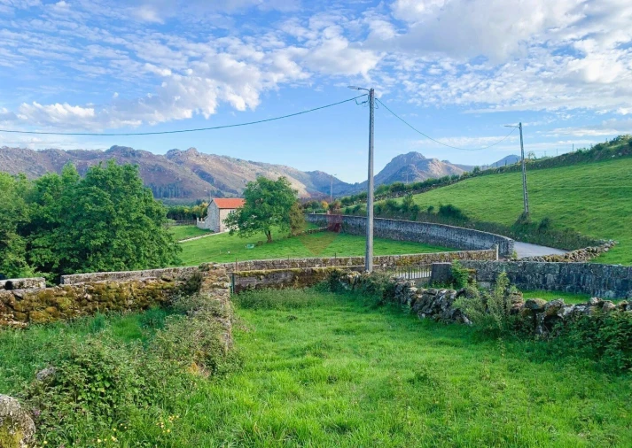 Moradia T2 para Venda em Castro Laboreiro e Lamas de Mouro Foto 4