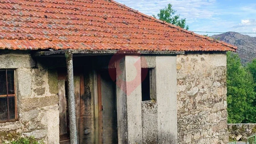 Moradia T2 para Venda em Castro Laboreiro e Lamas de Mouro