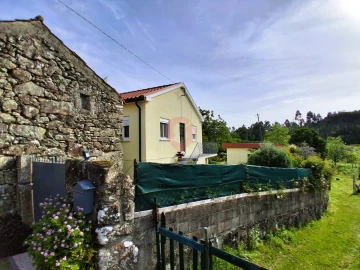 Moradia T3 para Venda em Ceivães e Badim