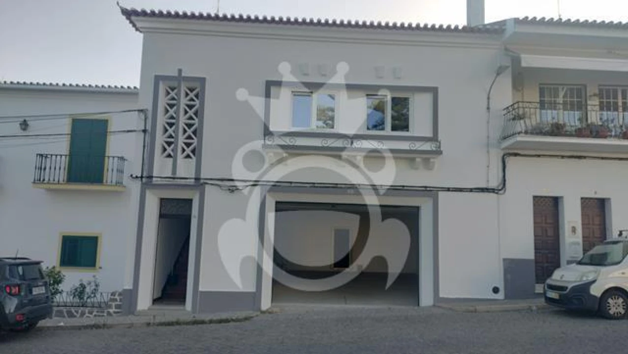 Moradia T3 para Venda em Reguengos de Monsaraz Foto 1