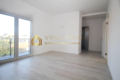 Moradia T4 para Venda em Fernao Ferro