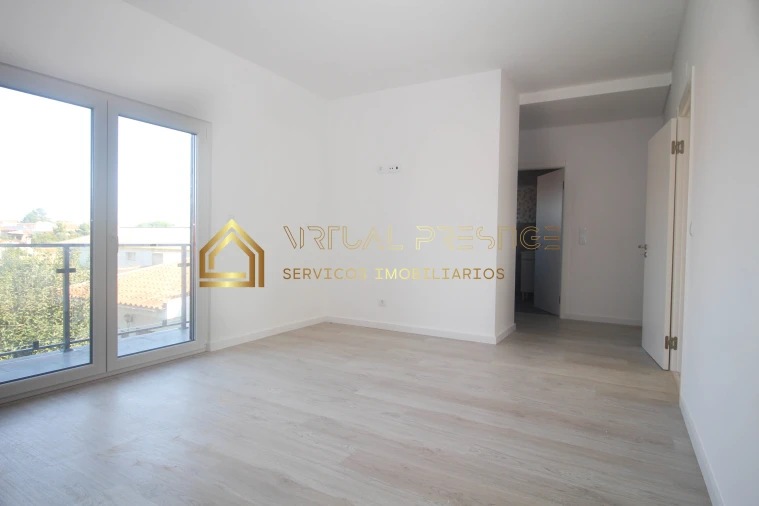 Moradia T4 para Venda em Fernao Ferro Foto 11