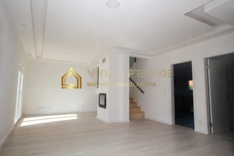 Moradia T4 para Venda em Fernao Ferro Foto 10