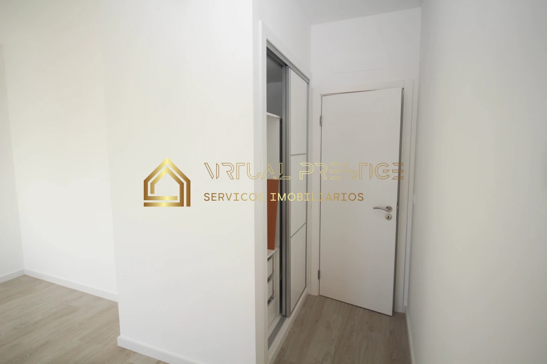 Moradia T4 para Venda em Fernao Ferro Foto 13