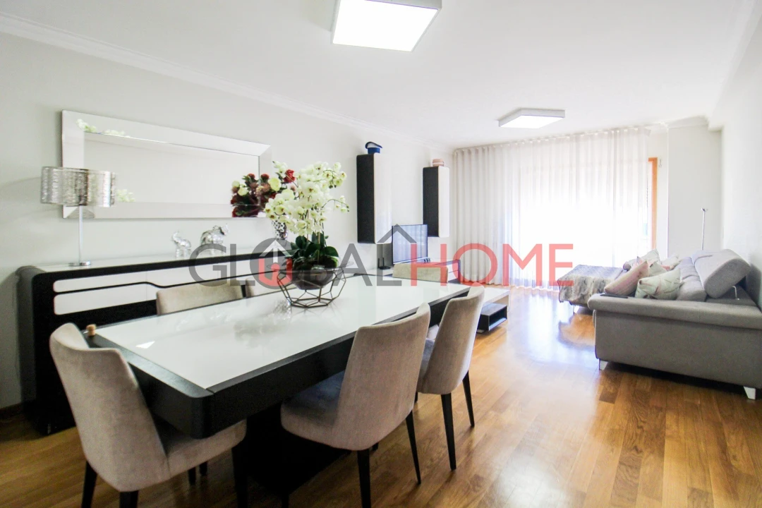 Apartamento T2 para Venda em Santa Marinha e São Pedro da Afurada Foto 1