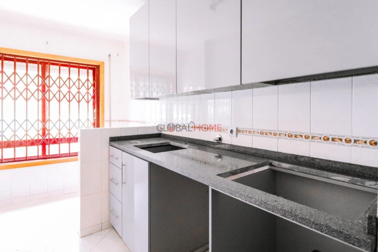 Apartamento T1 para Venda em Fânzeres e São Pedro da Cova Foto 4