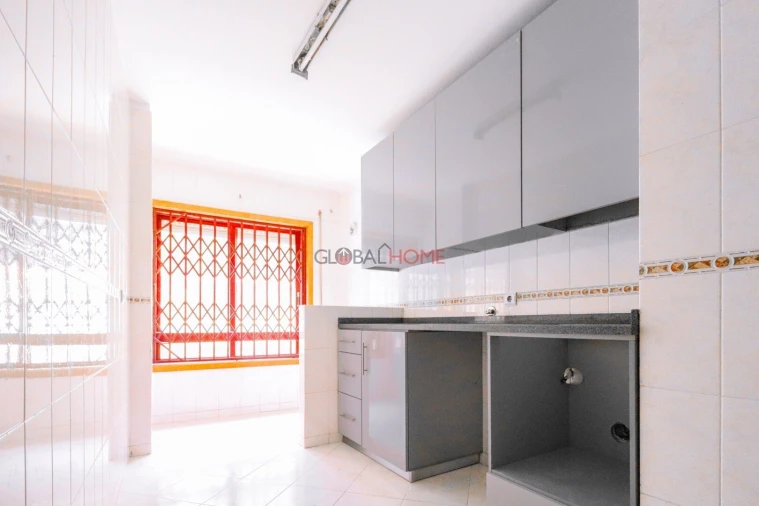 Apartamento T1 para Venda em Fânzeres e São Pedro da Cova Foto 3