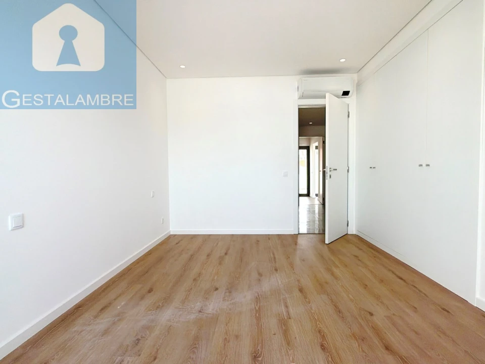 Apartamento T3 para Venda em Alcantarilha e Pêra Foto 16