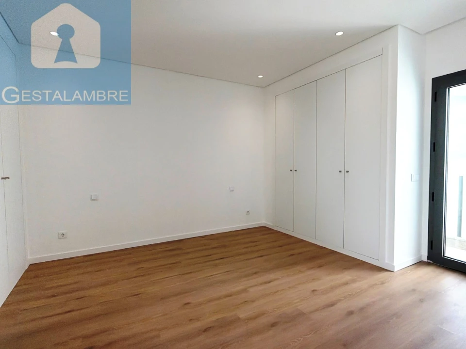 Apartamento T3 para Venda em Alcantarilha e Pêra Foto 27