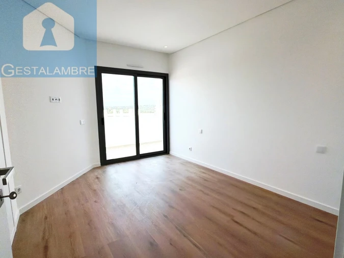Apartamento T3 para Venda em Alcantarilha e Pêra Foto 18