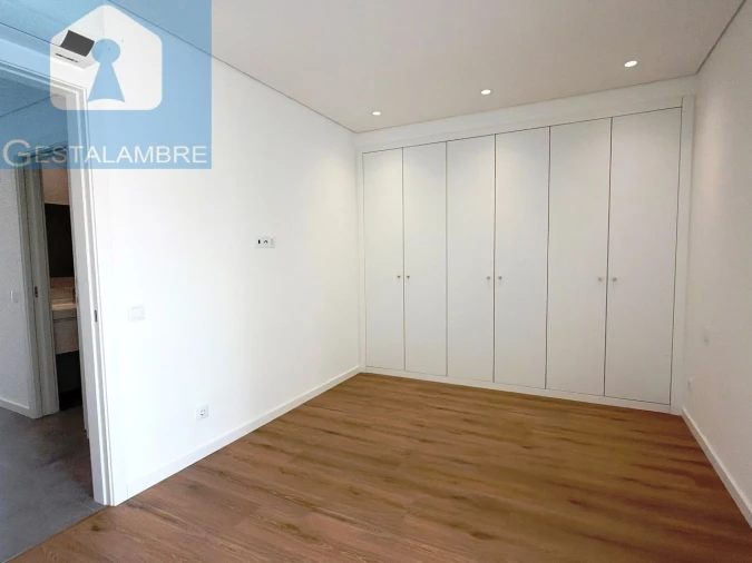 Apartamento T3 para Venda em Alcantarilha e Pêra Foto 23