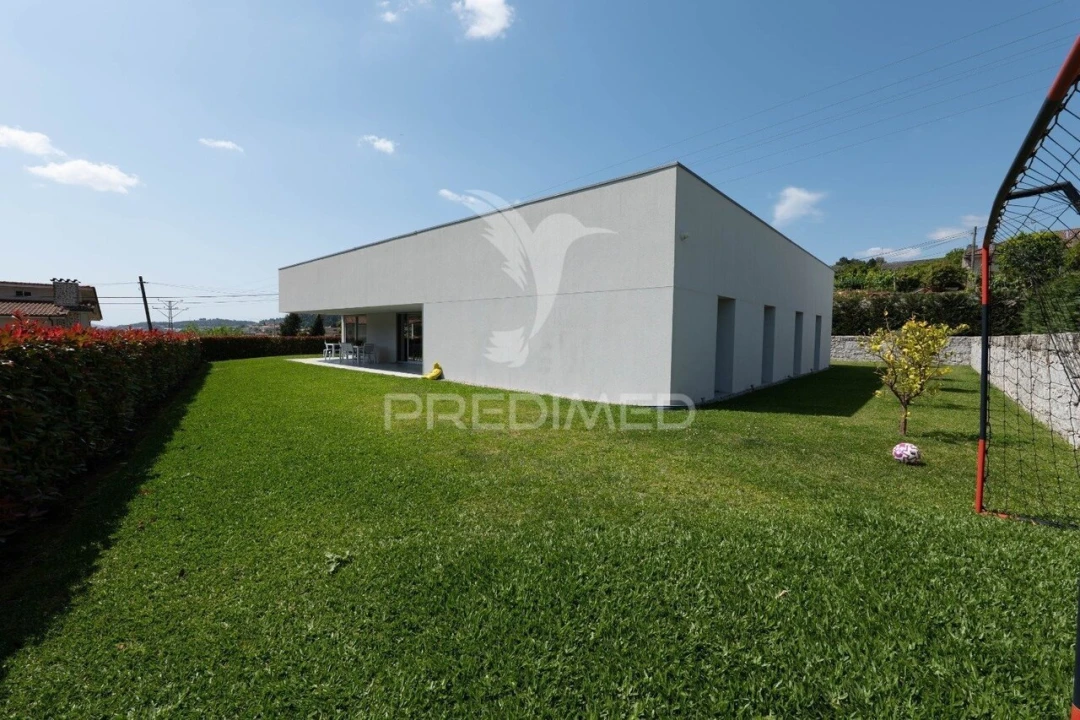 Moradia T4 para Venda em Este (São Pedro e São Mamede) Foto 1