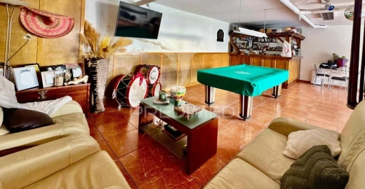 Moradia T4 para Venda em Fermentões