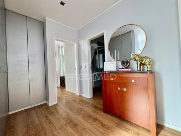 Moradia T4 para Venda em Fermentões