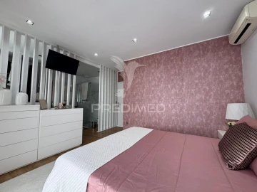 Moradia T4 para Venda em Fermentões