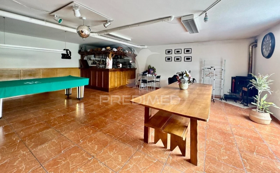 Moradia T4 para Venda em Fermentões Foto 32