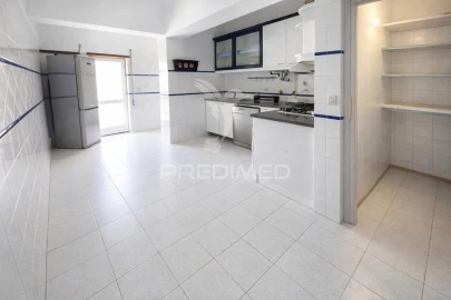 Apartamento T3 para Venda em Carregado e Cadafais