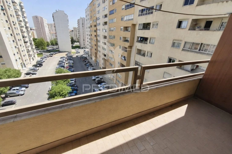 Apartamento T3 para Venda em Carregado e Cadafais Foto 11