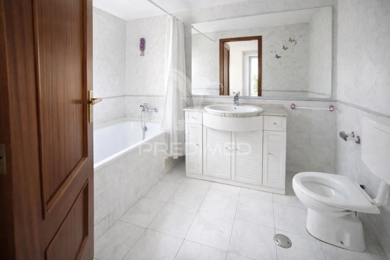 Apartamento T3 para Venda em Carregado e Cadafais Foto 9