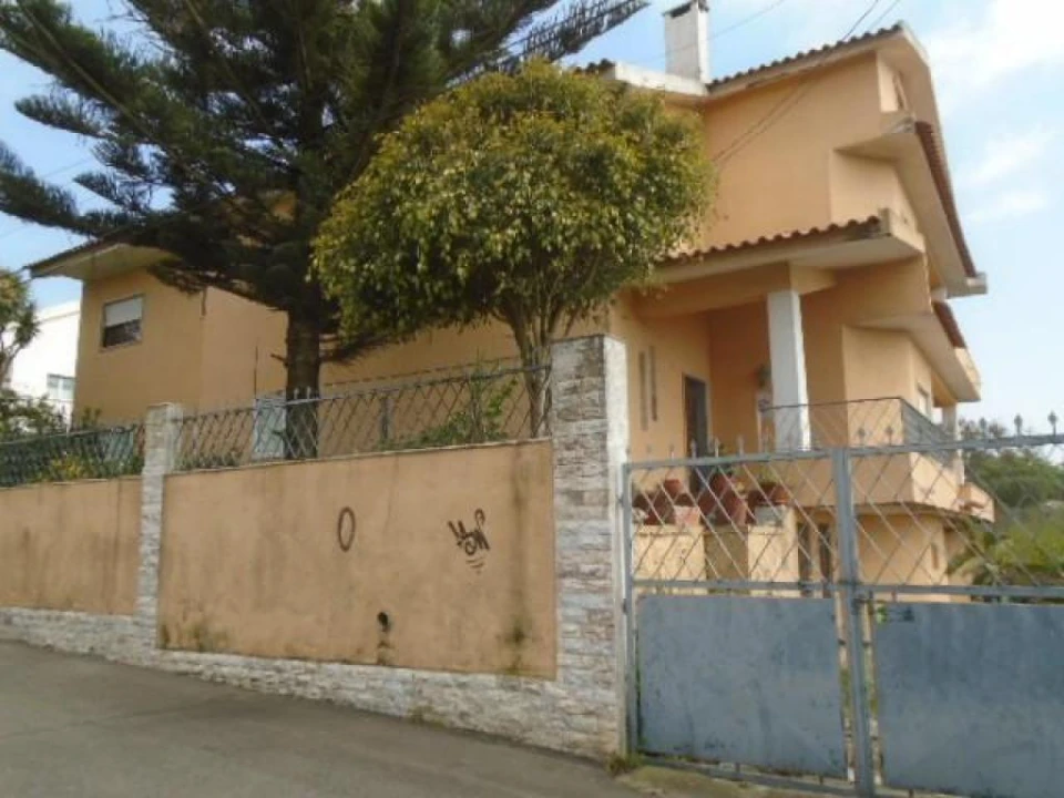 Apartamento T4 para Venda em Algueirão-Mem Martins Foto 1