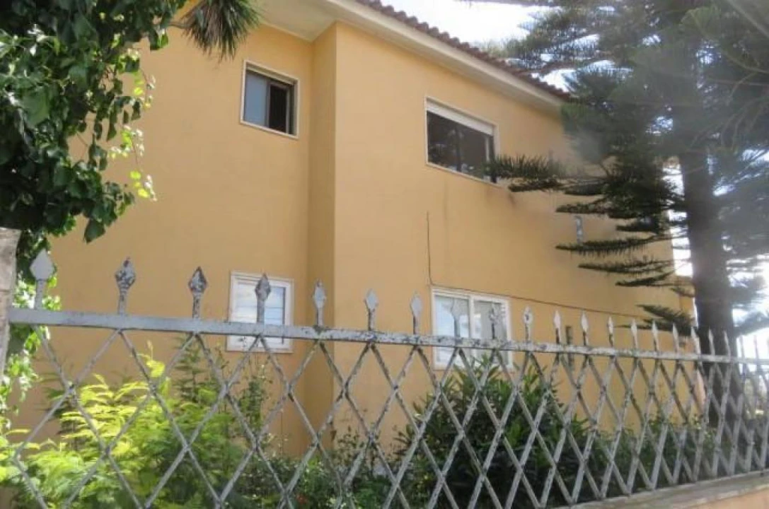 Apartamento T4 para Venda em Algueirão-Mem Martins Foto 19