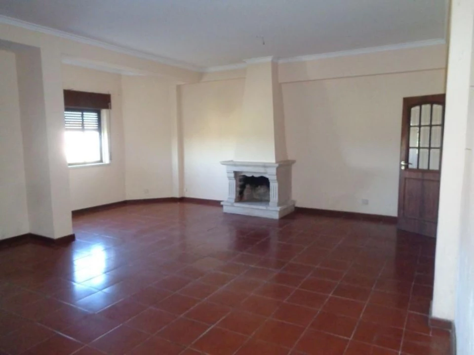 Apartamento T4 para Venda em Algueirão-Mem Martins Foto 7