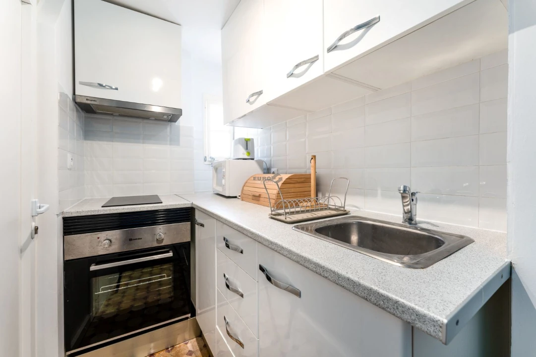 Apartamento T2 para Arrendamento em Misericórdia Foto 9