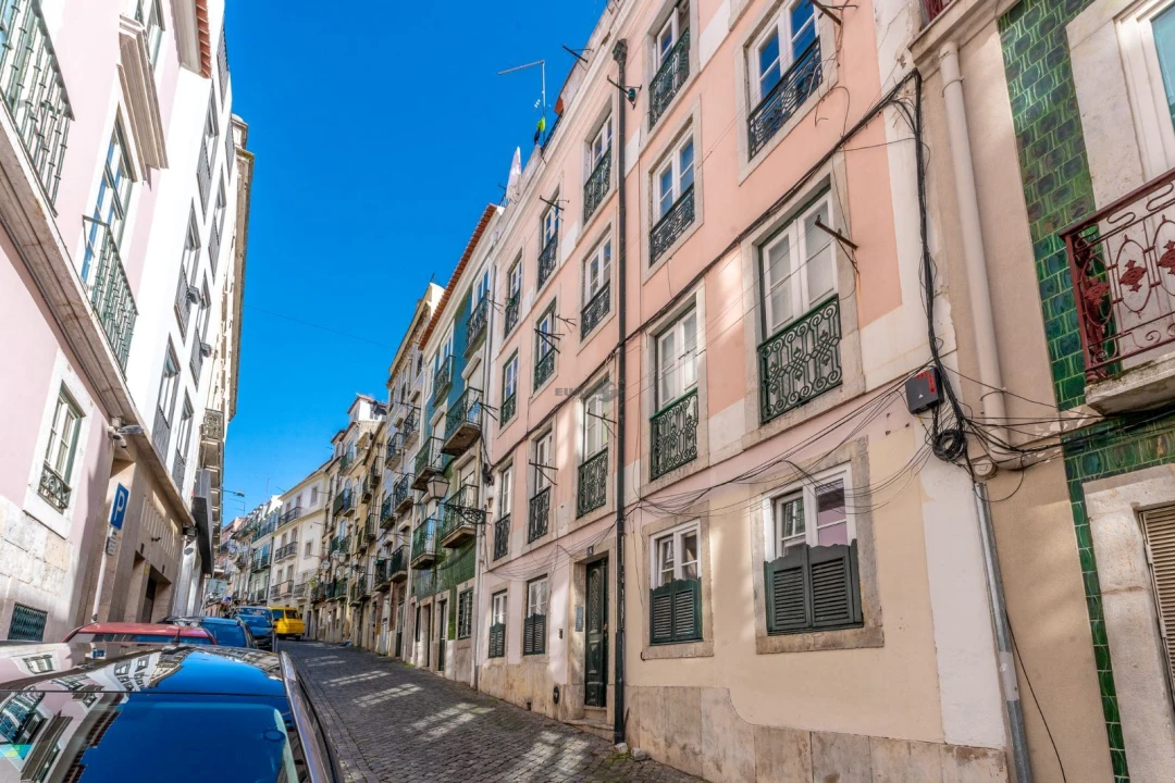 Apartamento T2 para Arrendamento em Misericórdia Foto 8