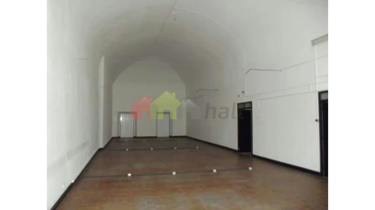 Loja para Arrendamento em Évora (São Mamede, Sé, São Pedro e Santo Antão) Foto 6