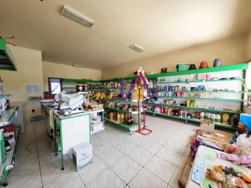 Loja para Venda em Almagreira